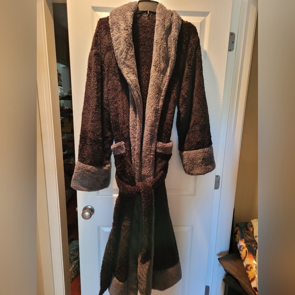 Cozy Two-Tone Plush Bath Robe - Brown & Light Brown